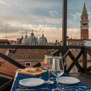 san-marco-view-terrace-apartment-rr.hotelinveneto.com/